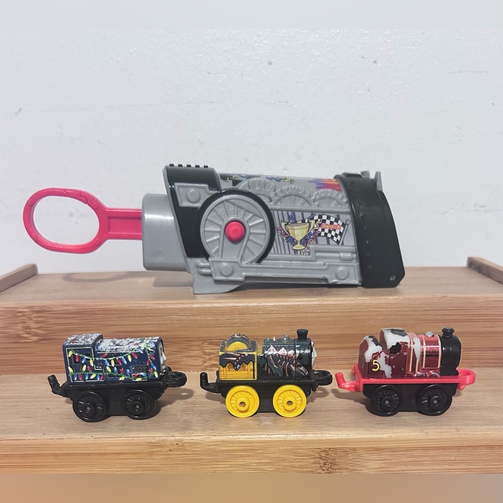 2015 THOMAS & Friends Minis Spencer Launcher & mini trains Sidney/Stephen/James